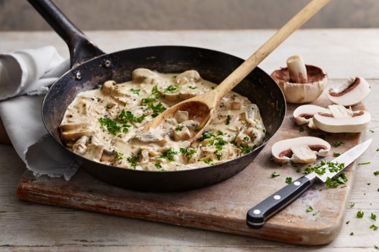 Champignon Mushroom Sauce with Cream and White Wine