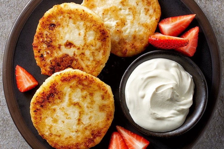 Keto Syrniki (Cottage Cheese Pancakes)