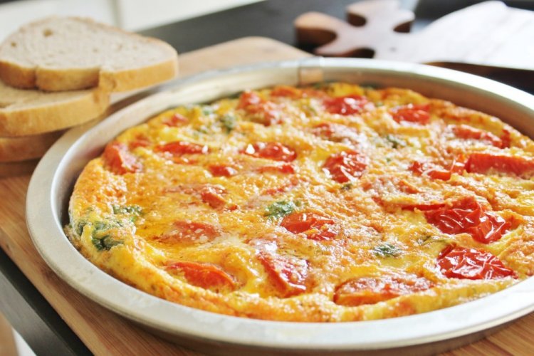 Baked Keto Omelet with Tomatoes for Breakfast
