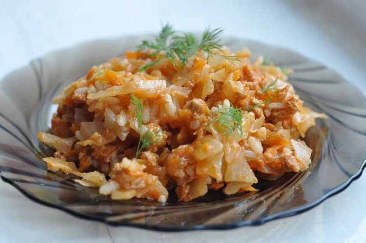 Rice with Cabbage and Minced Meat in a Skillet