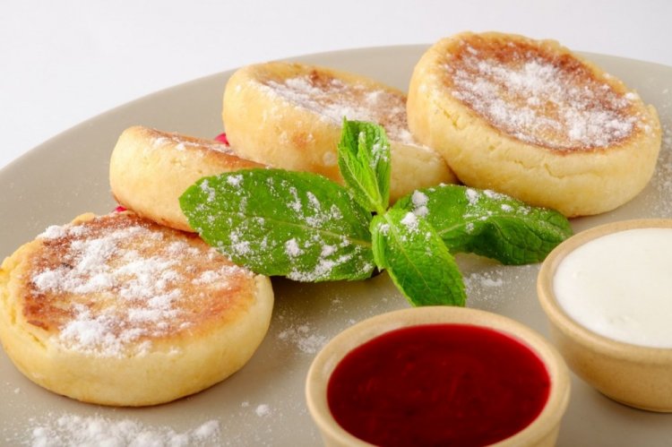 Syrniki (Cottage Cheese Pancakes) in Air Fryer