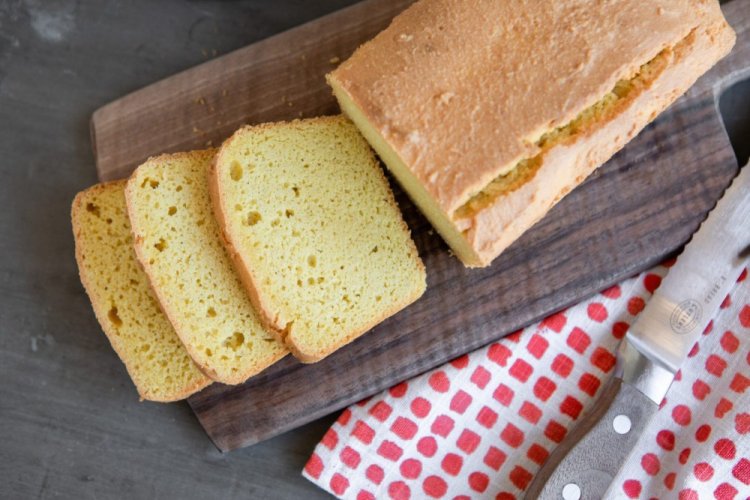 Cheesy Keto Bread with Garlic