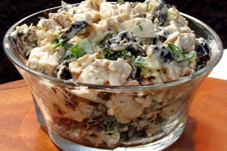 Tender Salad with Chicken and Prunes