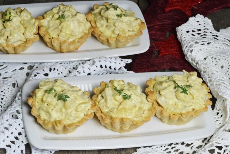 Tartaletas con queso y piña