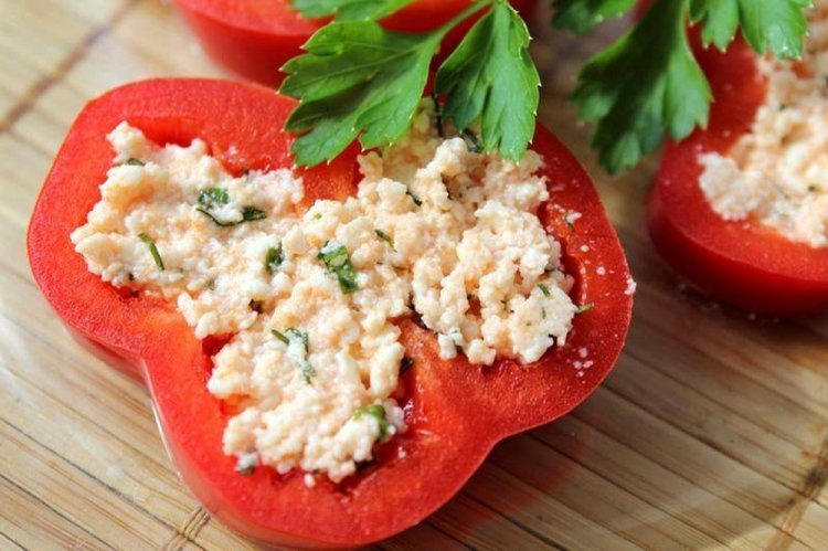 Pimiento morrón con queso feta