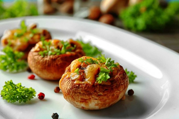 Champiñones rellenos al horno con verduras