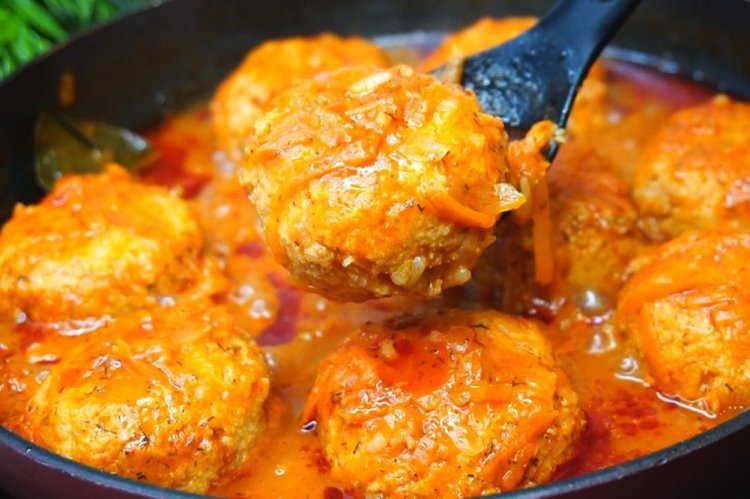 Salsa a base de caldo para albóndigas