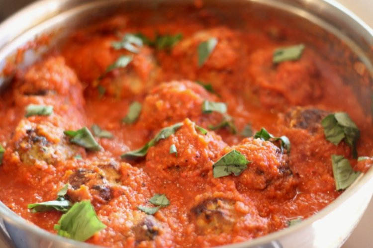 Salsa de zumo de tomate para albóndigas