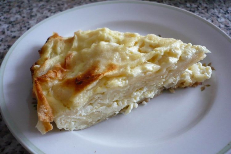 Achma de lavash con requesón y suluguni