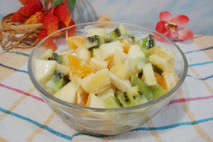 Fruit Salad with Sour Cream