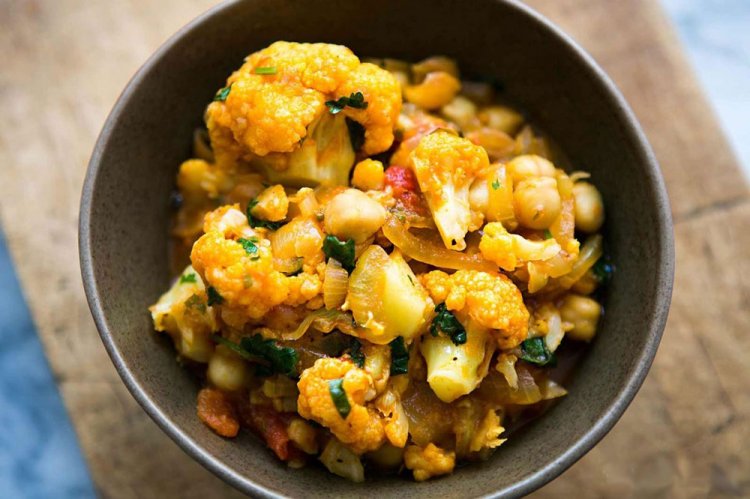 Broccoli and Cauliflower Curry