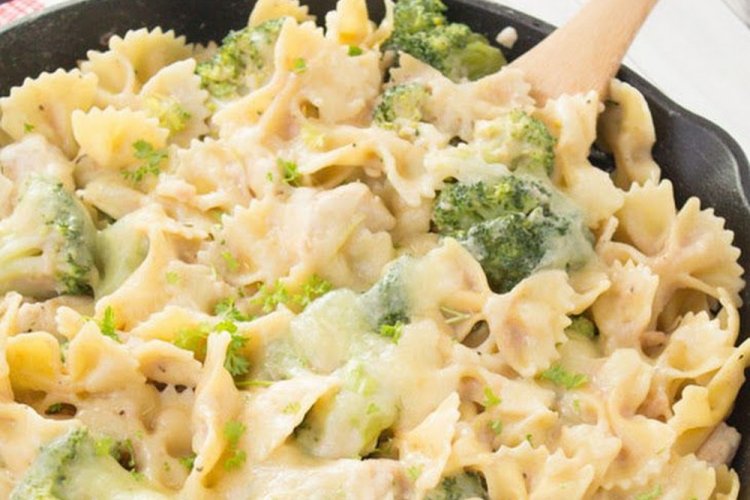 Pasta with Broccoli and Cauliflower