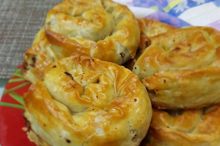 Nut Spirals with Honey and Phyllo Dough