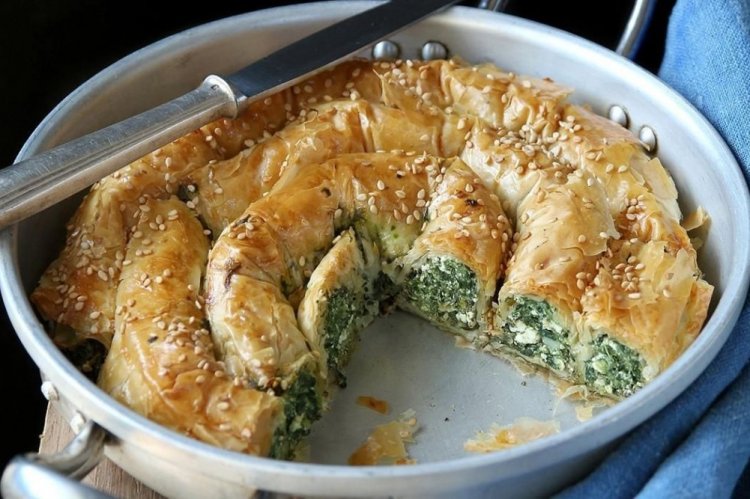 Greek Pie with Spinach and Feta in Phyllo Dough