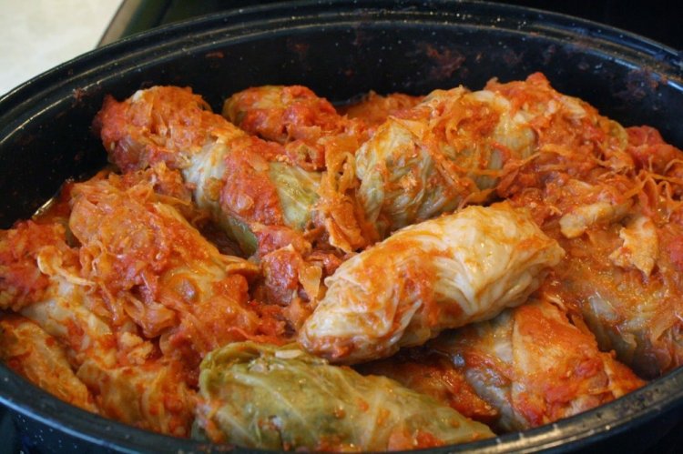 Cabbage Rolls with Vegetable Gravy in the Oven