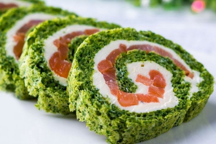 Brazo de gitano de espinacas y salmón