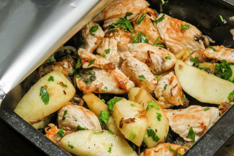 Turkey Fillet with Potatoes in the Oven