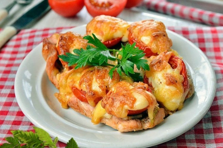 Turkey Fillet with Tomatoes in the Oven