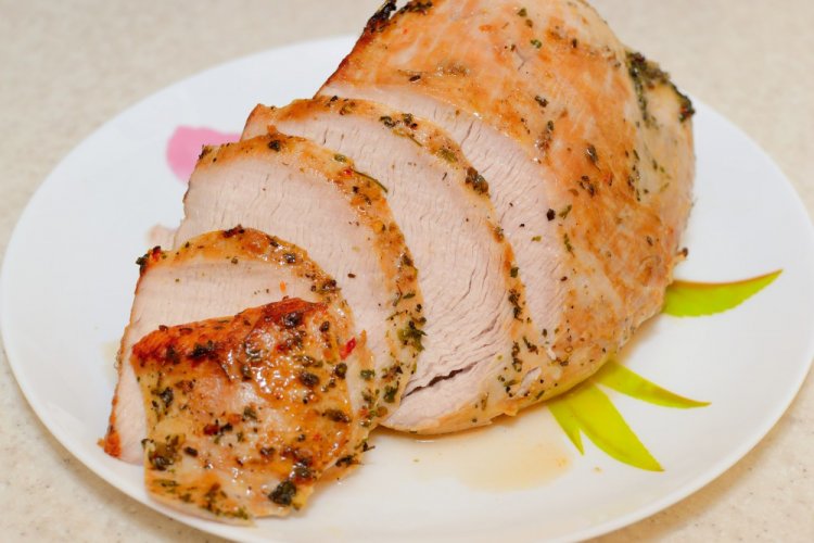 Turkey Fillet with Garlic in the Oven