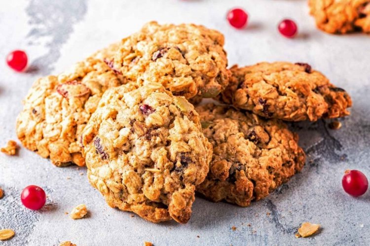 Oatmeal Kefir Cookies with Cranberries and Nuts