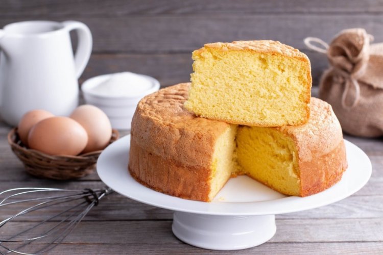 Chiffon Cake with Milk and Vegetable Oil