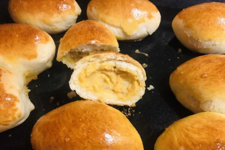 Pirozhki con kéfir y guisantes