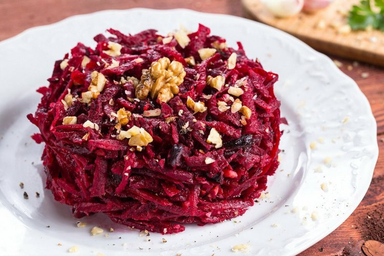 Healthy Beetroot and Prune Salad
