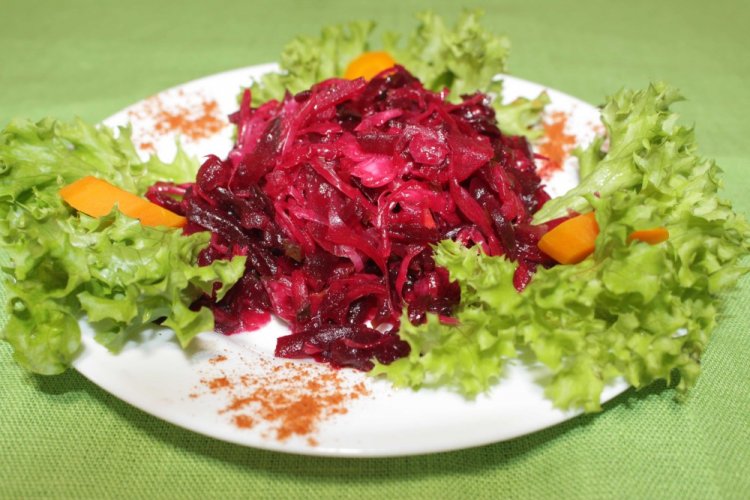 Healthy Sauerkraut and Beetroot Salad