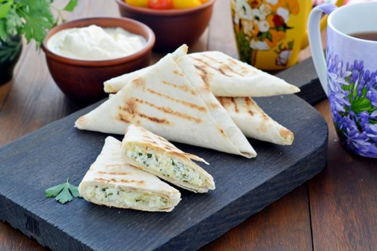 Sobres de pan de pita con requesón