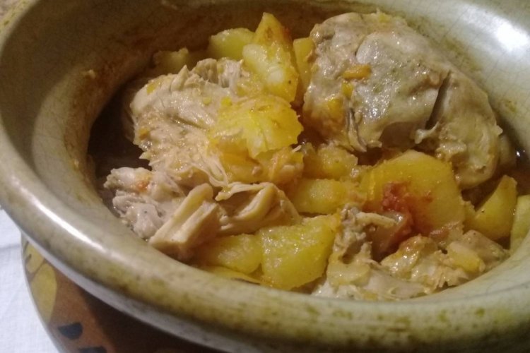 Chicken Fillet with Potatoes in Pots