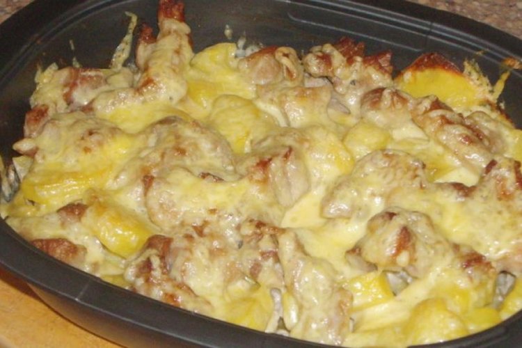 Chicken Fillet with Potatoes and Cream in the Oven