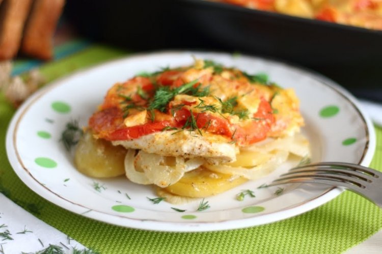 Chicken Fillet with Potatoes and Tomatoes in the Oven