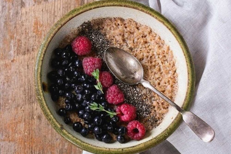 Avena saludable de chocolate con semillas de chía