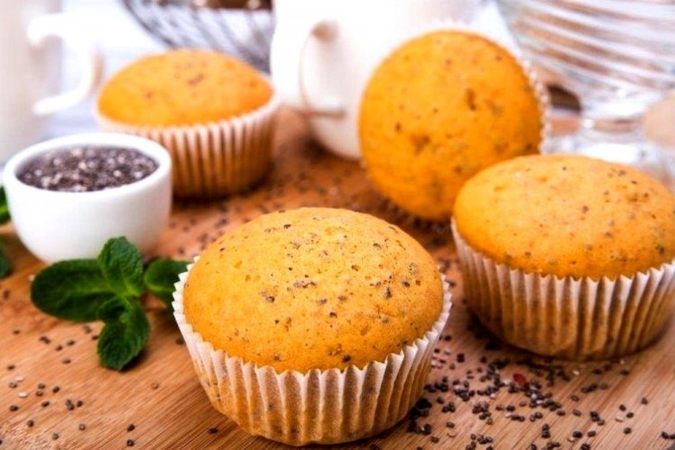 Magdalenas keto con ricotta y semillas de chía