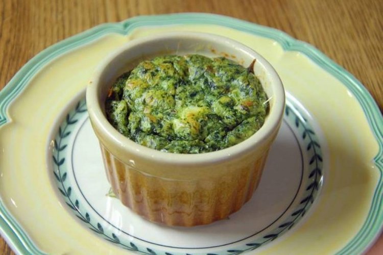 Soufflé de abadejo saludable con espinacas