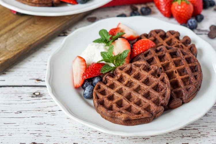 Gofres de chocolate saludables con plátano