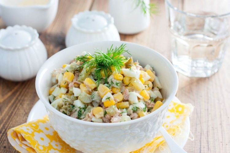 Ensalada proteica de atún y maíz