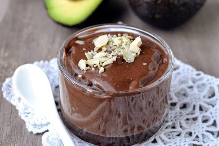Pudín de chocolate Keto con aguacate