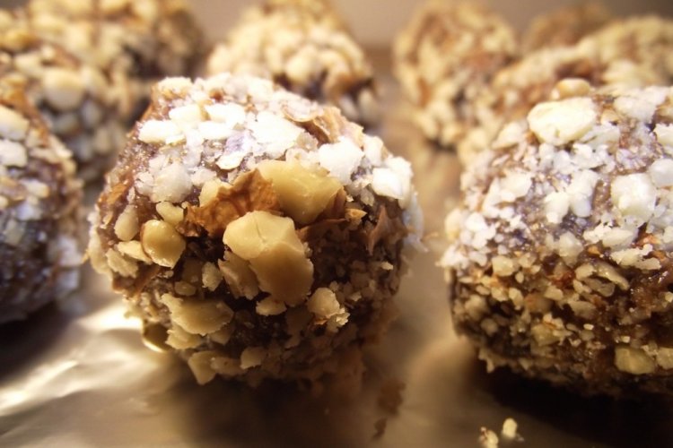 Bombones keto de nueces con mascarpone