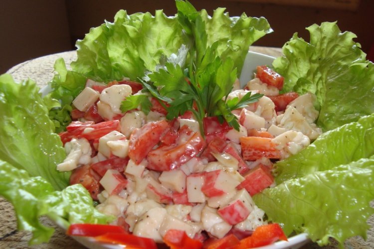 Healthy Crab Stick, Apple, and Bell Pepper Salad