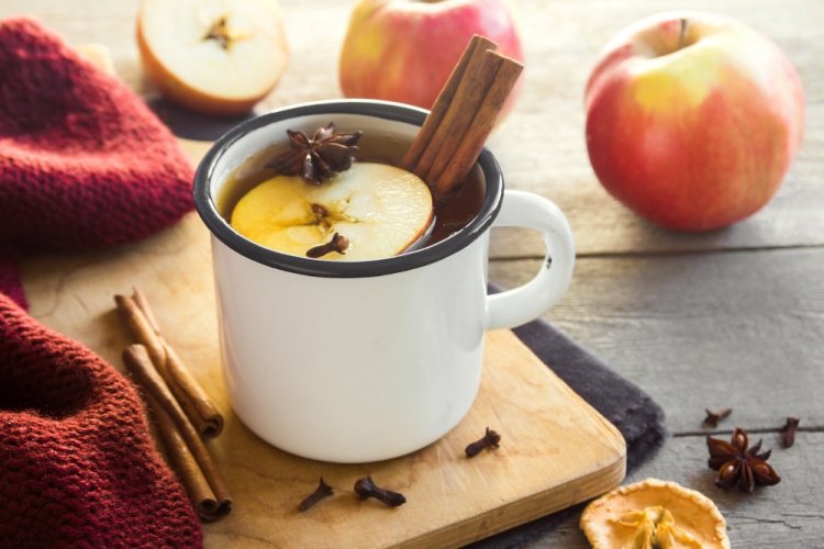 Ginger Tea with Apple and Cinnamon