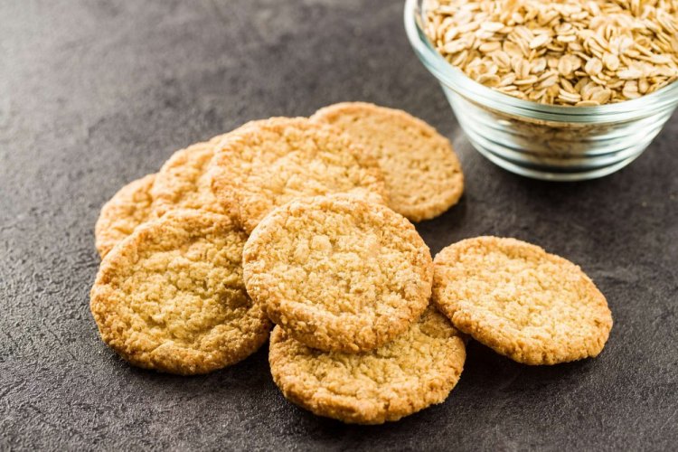 Savory Oatmeal Cookies with Cheese