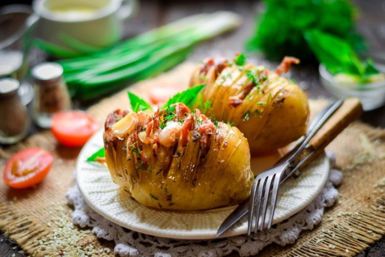 Jacket Potatoes with Bacon