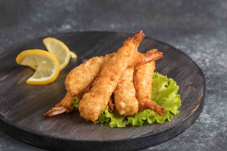 Camarones tempura con agua