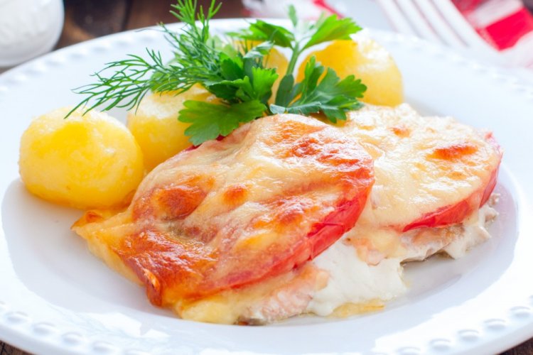 Pink Salmon Steaks with Tomatoes in the Oven