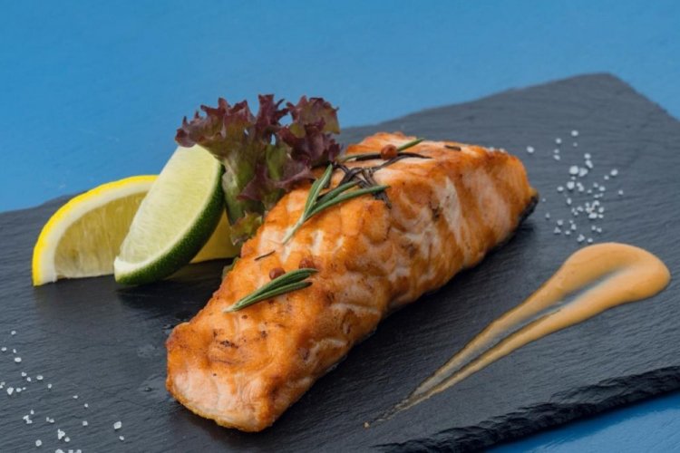 Salmón con mostaza a la parrilla