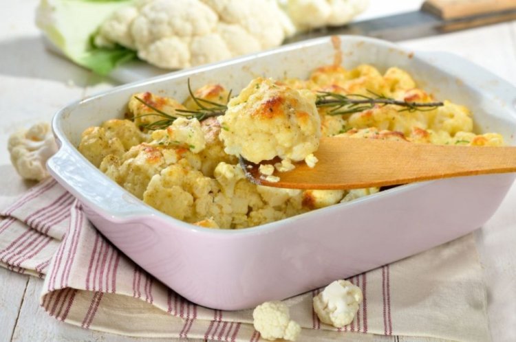 Coliflor con crema agria al horno