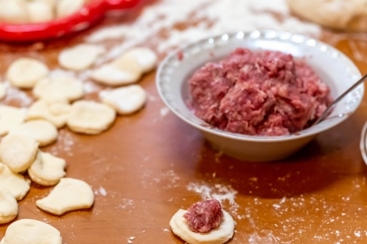Relleno de cerdo con tocino para pelmeni