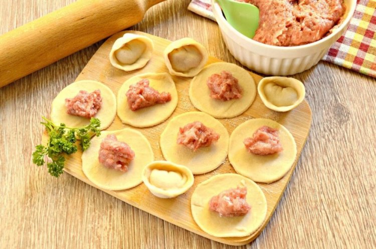 Relleno de pollo para pelmeni