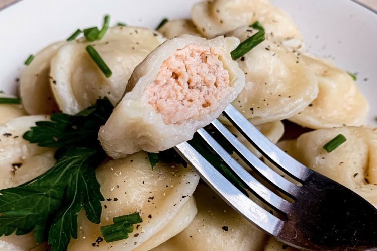 Relleno de pescado rojo para pelmeni